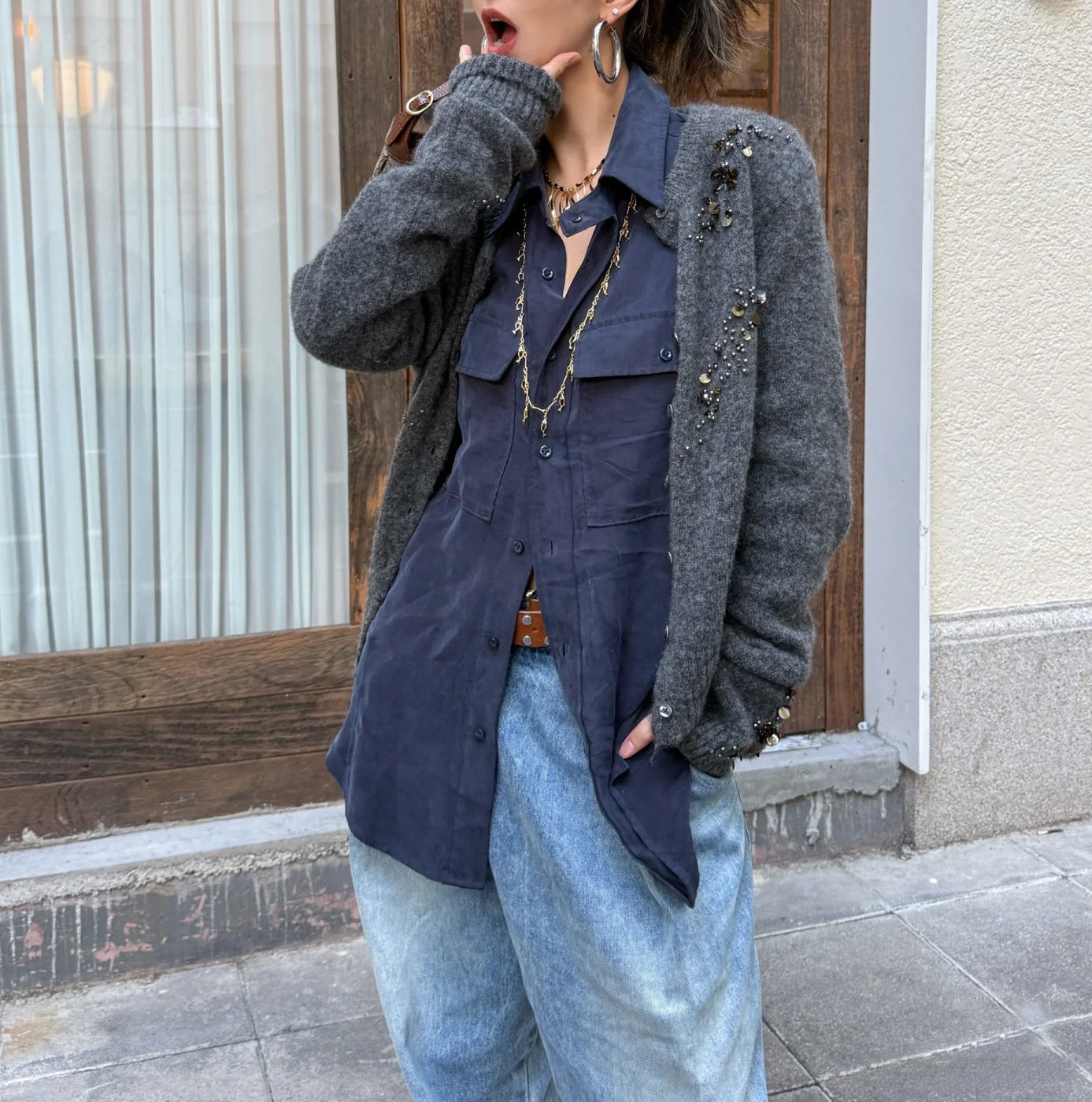 Fashion Style:Autumn/Winter Trendy  Pattern Type Beading &ampSequins  MaterialWool  Neckline: Round Neck  Fit TypeCardigan Sweater